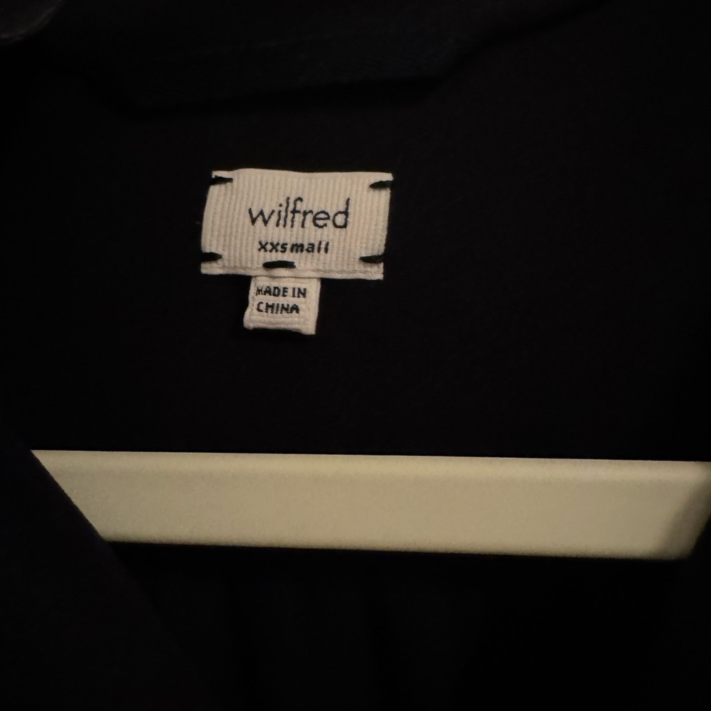 Wilfred Elegant Black Top - Picture 2 of 3